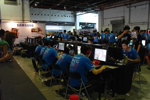 载着球迷们 载着球迷们