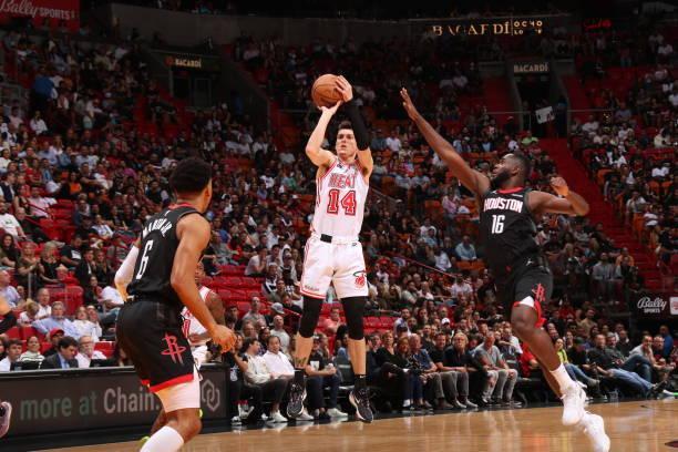 助攻方面给 助攻方面给