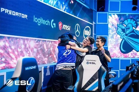 情况下依然 情况下依然